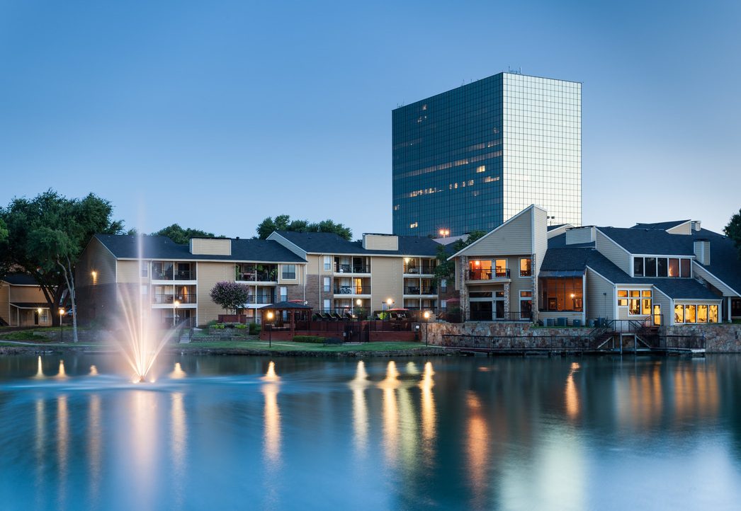 Lake & Fountain at Dusk at Lakeside Apartments